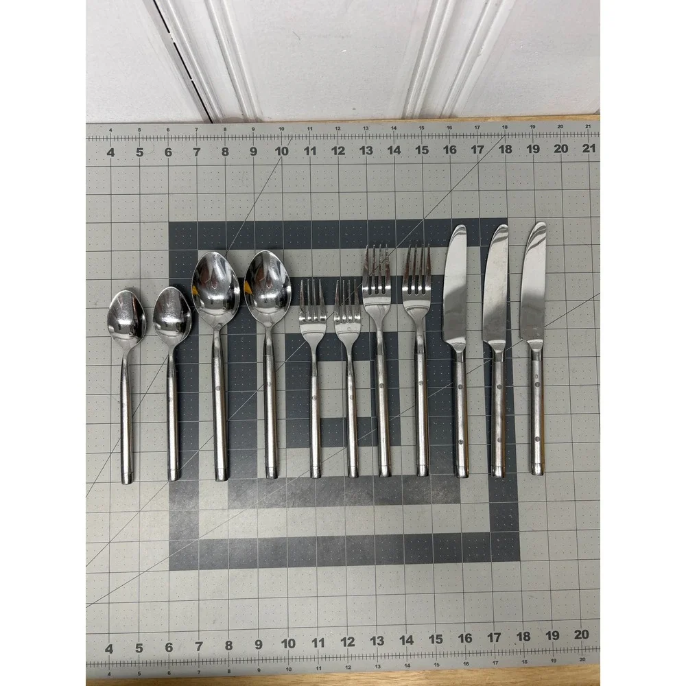 Cambridge Silver Tripoli II Sand Stainless Flatware 2 Place Settings‎ 11pcs